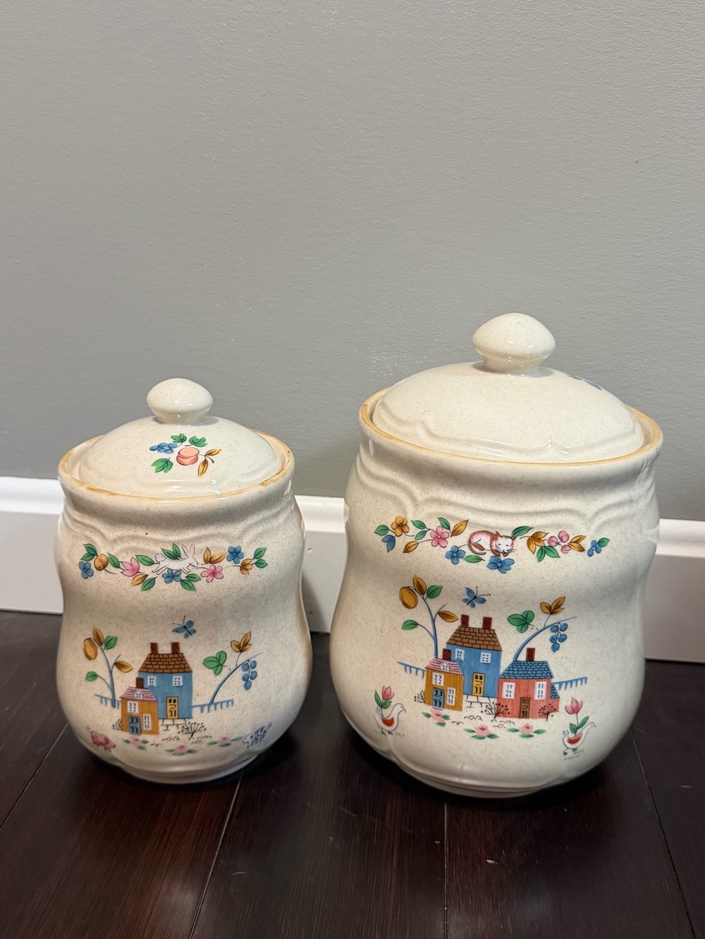 Heartland Vintage Ceramic Cottage Canister Set - Cream and Multicolor